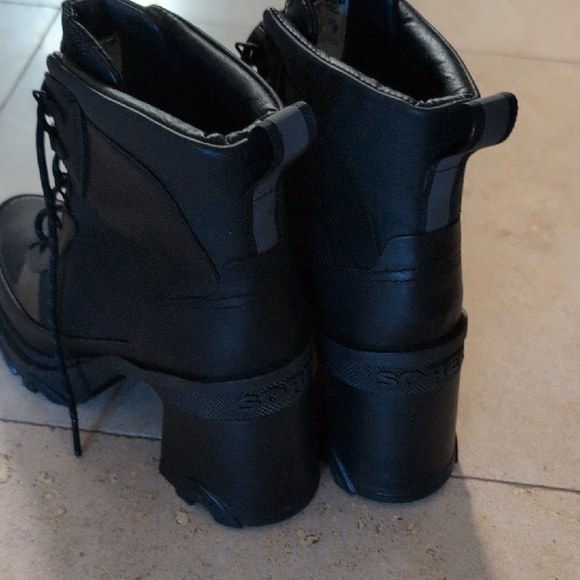Sorel Women's Black Lace-Up Boots - Picture 3 of 4